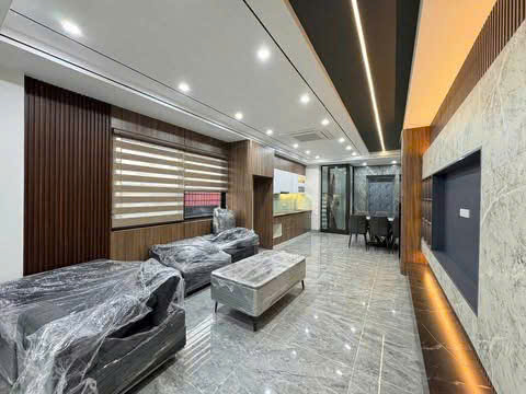 Bán nhà Ngọc Thuỵ,Long Biên 7 tầng,50m,mt4m lô góc nhỉnh 9 tỷ - Ảnh 1